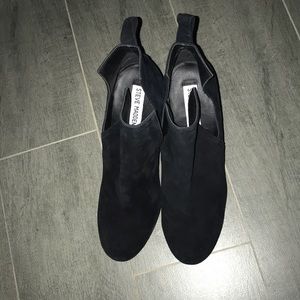 Steve Madden Naomi Black suede size 8M